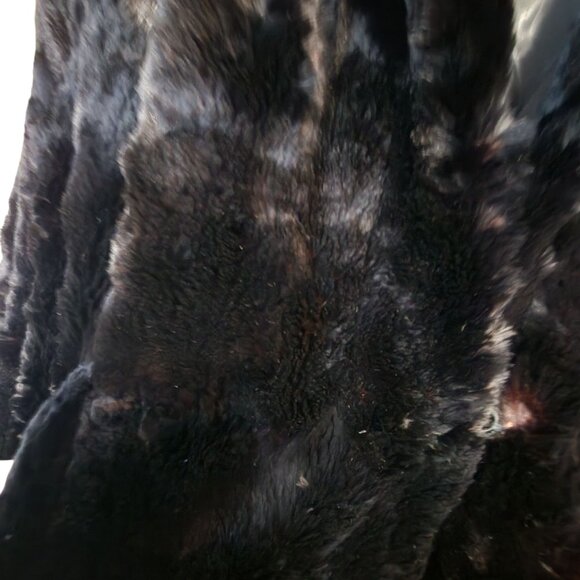Vintage Black Fur? Coat With Embroidered Satin Lining & Hook Closures - Picture 4 of 7